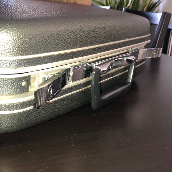 Vintage Samsonite Travel Luggage - Picture 4 of 7